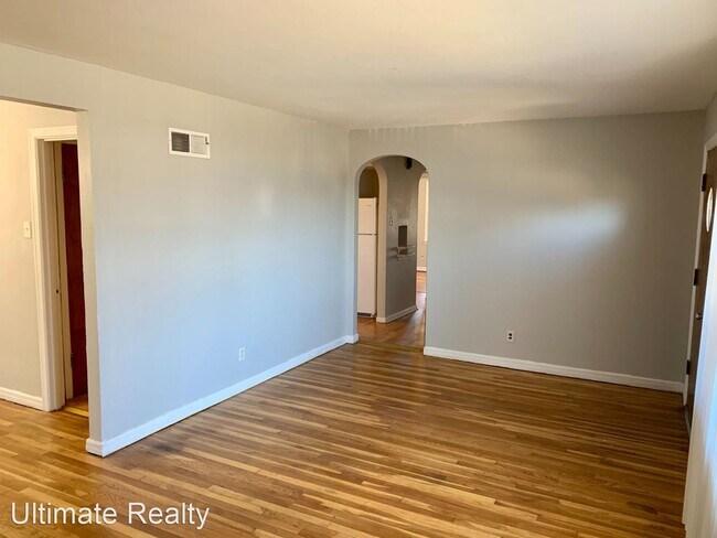 Building Photo - 3 br, 1 bath House - 9353 Hathaway Dr.