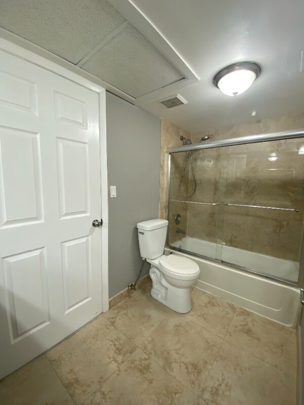 Foto del edificio - 2820 N Oakland Forest Dr