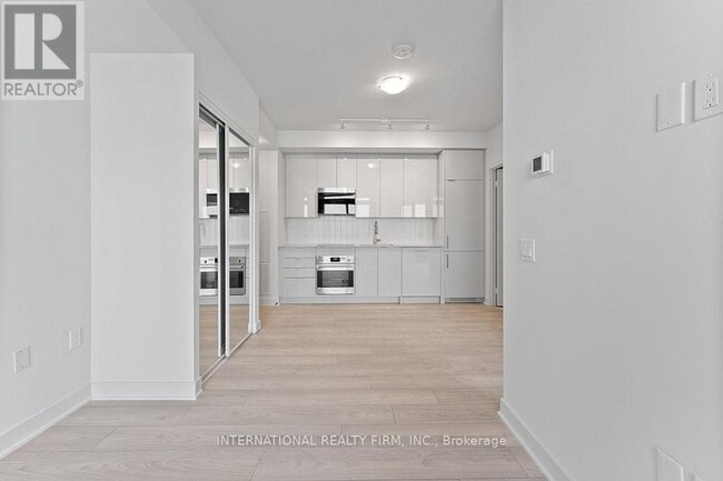 Photo du bâtiment - 2920 Hwy 7