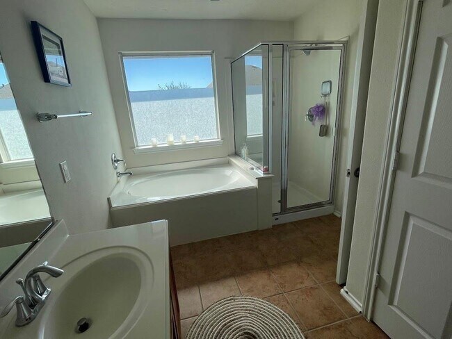 Foto del edificio - 3216 Victorian Manor Ln