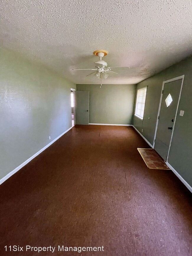 Building Photo - 2 br, 1 bath House - 2706 W University