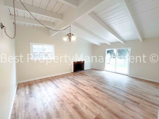 Foto del edificio - Newly Remodeled home in Hayward