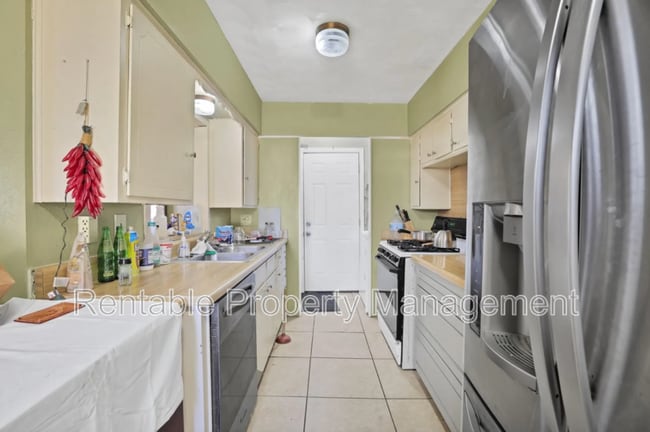 Building Photo - 2708 Westview Dr