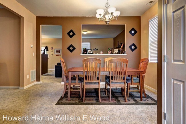 Building Photo - 113 Cotswold Ct