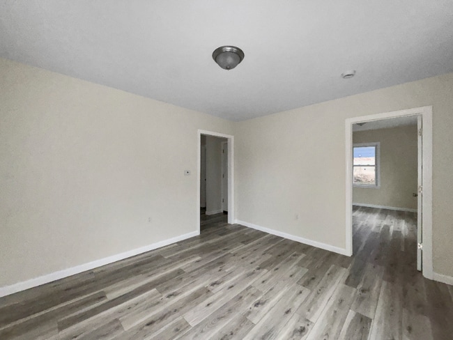 Building Photo - 8-10 Varnum St