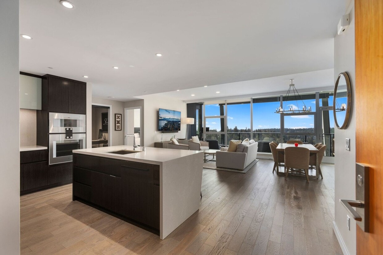 Primary Photo - 2bd/2ba Bellevue Condo