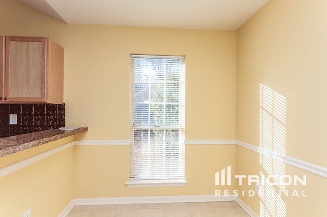 Building Photo - 10723 Spruce Knob Ln