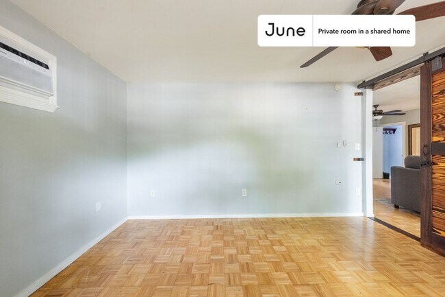Foto del edificio - Room in Shared 3 bed/2 bath home