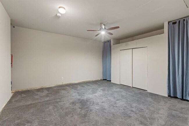 Building Photo - 360 Turtle Creek Dr