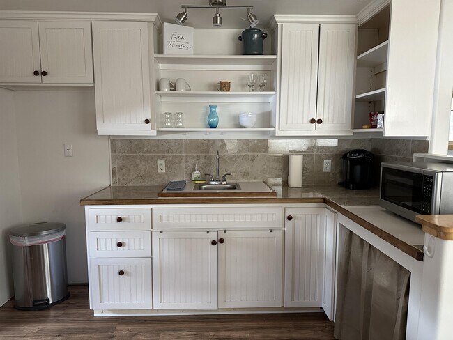 Building Photo - 528 Twincreek Cir