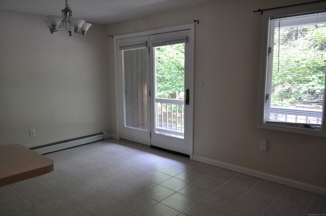 Building Photo - 110 Songbird Ln