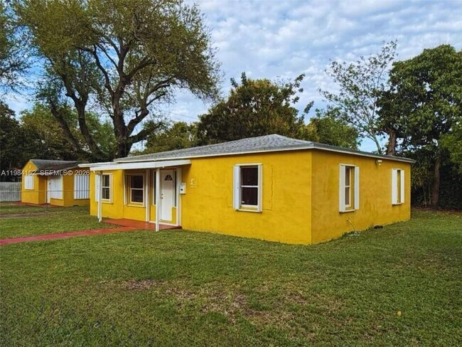 Building Photo - 14215 NE 9th Ave