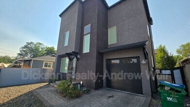 Building Photo - 711 Roberts St