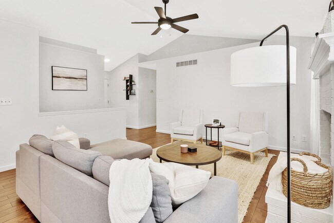 Foto del edificio - 2447 N Regency Lakes Ct