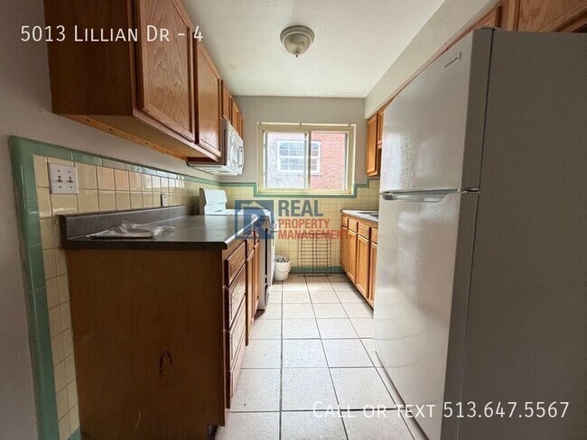 Foto del edificio - 5013 Lillian Dr