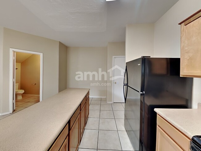 Building Photo - 5330 W Albeniz Pl