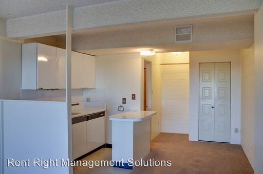 Building Photo - 810 Eastwood Dr