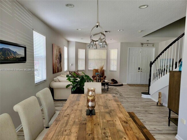 Foto del edificio - 15625 SW 52nd Ct