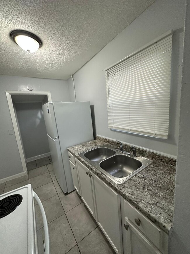 Fully Renovated 3/1 Single Family Ready for Move In!!! - Fully Renovated 3/1 Single Family Ready for Move In!!! House