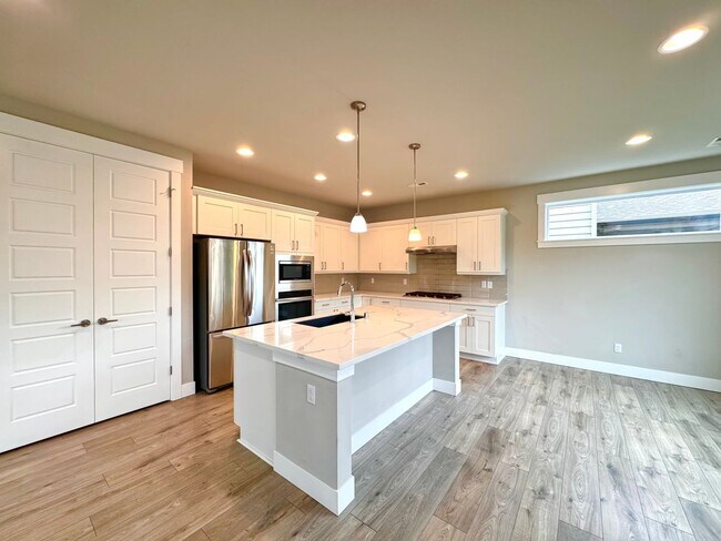 Foto del edificio - 2022 Built SFH for rent in Lynnwood