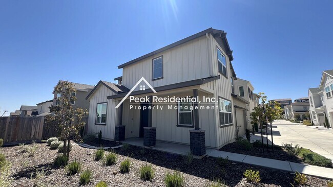 Building Photo - Newer 4bd/3ba Folsom Home with 2 Car Garage
