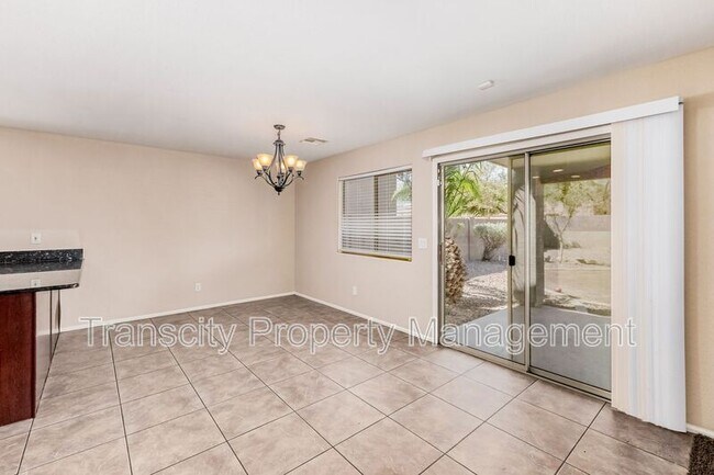 Foto del edificio - 40010 W Thornberry Ln