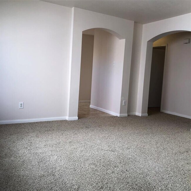 Foto del edificio - 7218 River Pines Dr