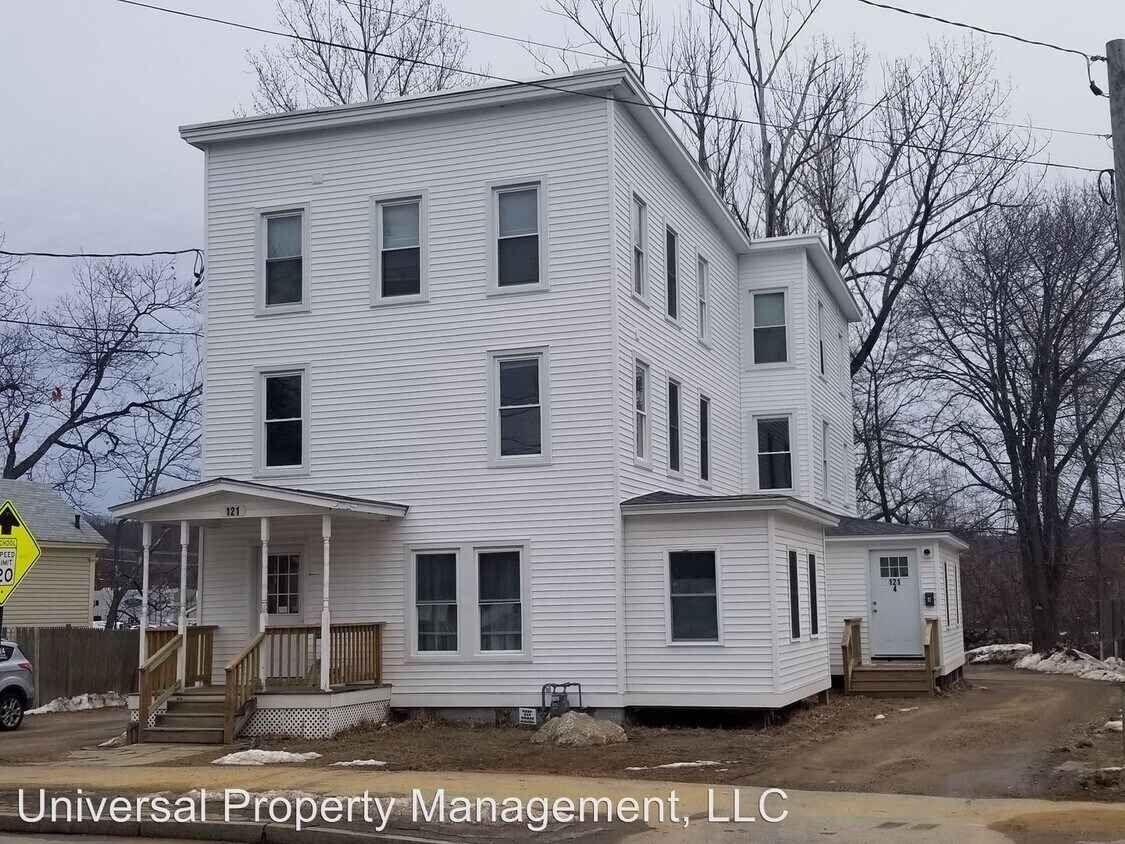 121 Messer St, Laconia, NH 03246 Room for Rent in Laconia, NH