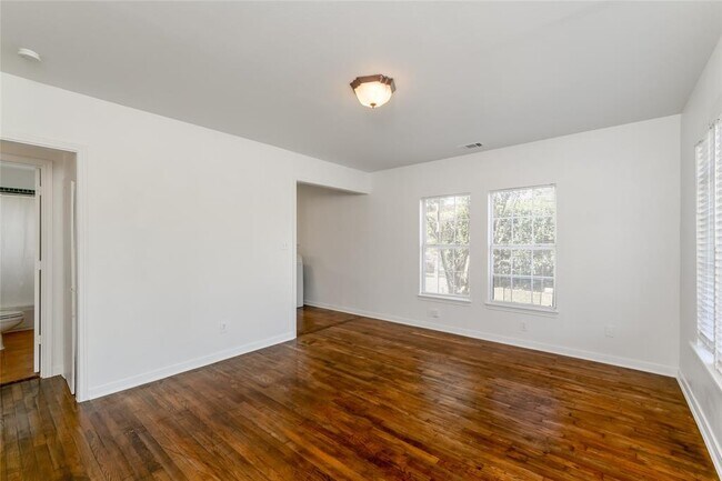 Building Photo - 1710 Chicon St