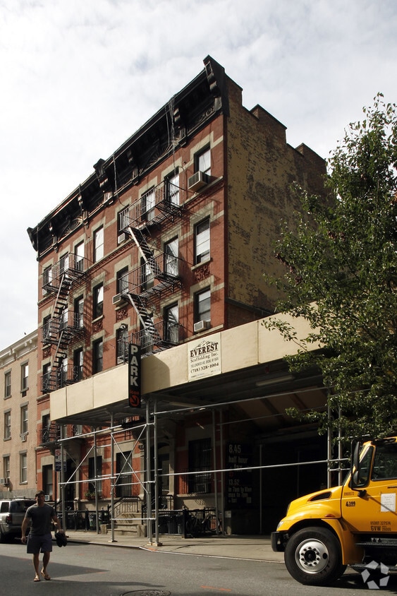 Building Photo - 204 E 32nd St
