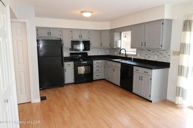 Building Photo - 321 Bluebell Ct