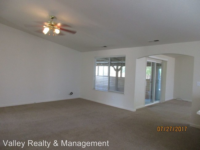 Building Photo - 3 br, 2 bath House - 535 Rawe Peak