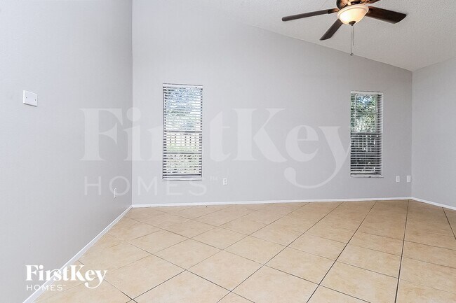 Foto del edificio - 1623 Dogwood Ln