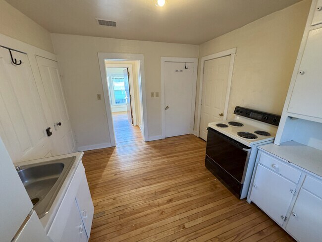 Foto del edificio - 1826 Whipple St