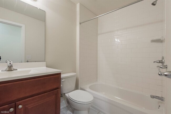 Foto del edificio - 4 br, 2 bath Triplex - 1405 N SYDENHAM ST ...