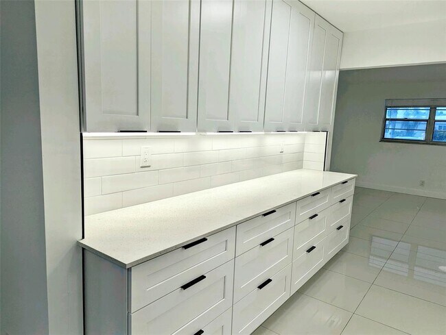 Foto del edificio - 3111 E Golf Blvd