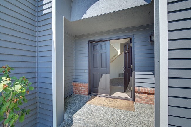 Building Photo - 3Bd/2.5Ba Sammamish Home