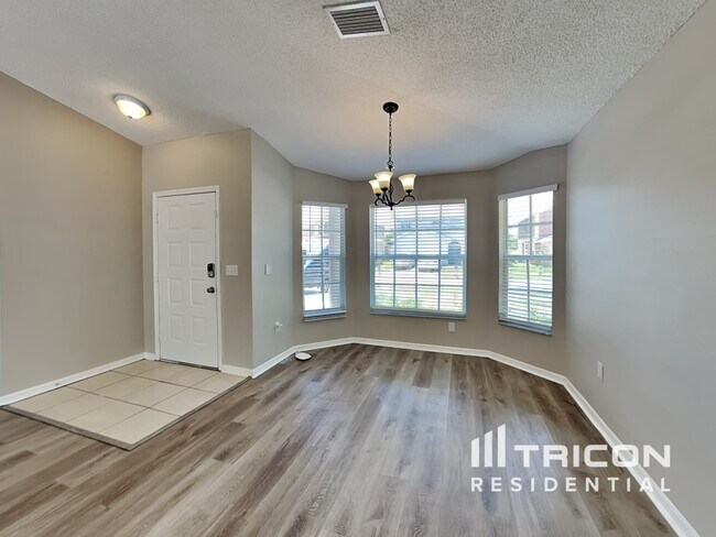 Foto del edificio - 12906 Brant Tree Dr