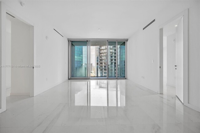 Building Photo - 300 Biscayne Blvd Way
