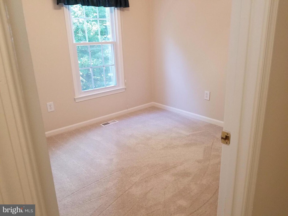 7234 Whitlers Creek Dr, West Springfield, VA 22152 Townhouse for Rent