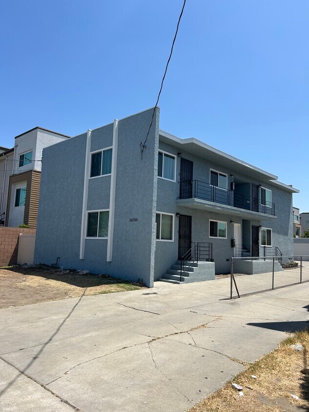 Foto principal - 14506 S Normandie Ave