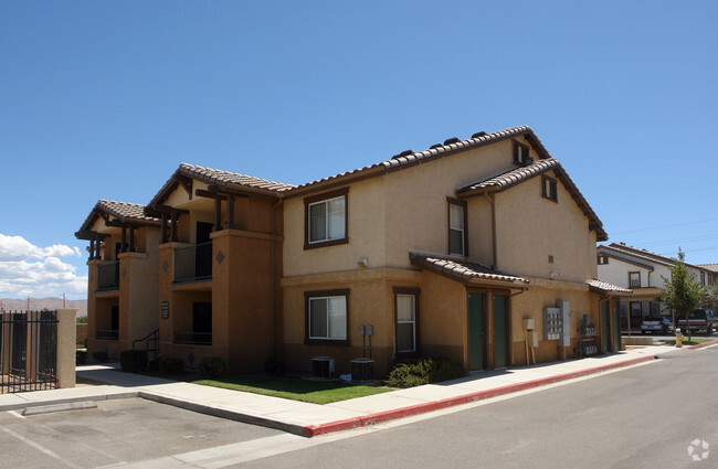 Building Photo - Santa Fe Apartments