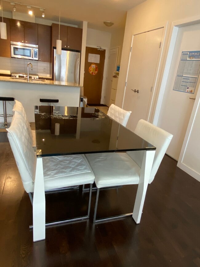 Building Photo - 7362 Elmbridge Way