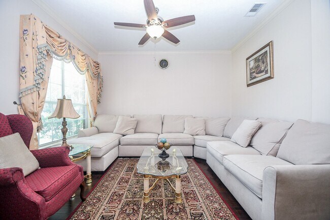 Foto del edificio - 15715 Brookwood Lake Pl