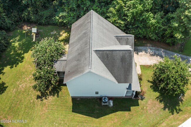 Foto del edificio - 147 Farmington Dr