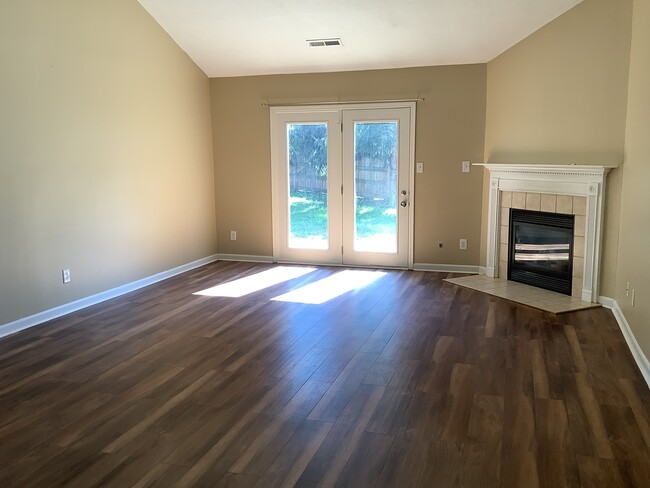 Building Photo - 650 Quail Hollow Drive