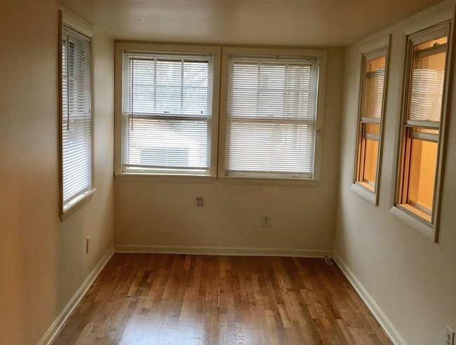 Building Photo - 4 Bedroom Single Family Home in West Haven