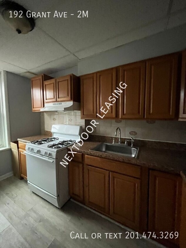 Photo - 192 Grant Ave-2M