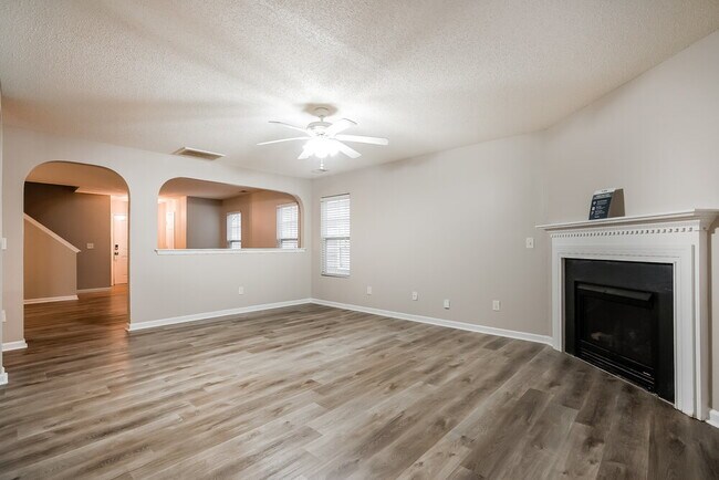 Foto del edificio - 205 Brookhaven Dr