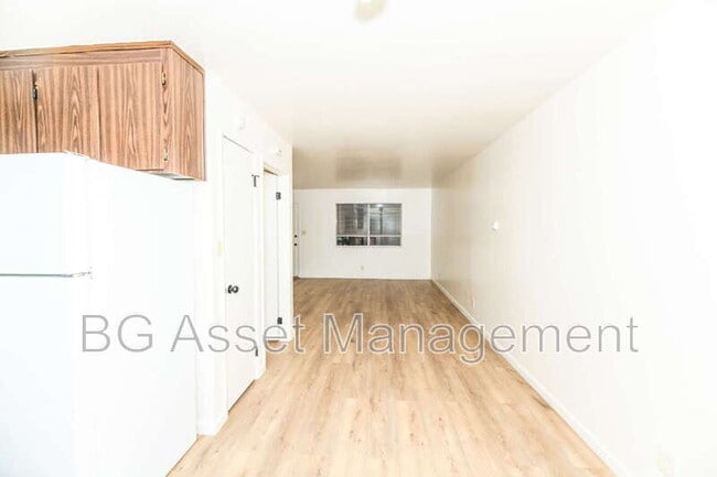 Building Photo - 547 Rodeo Ave